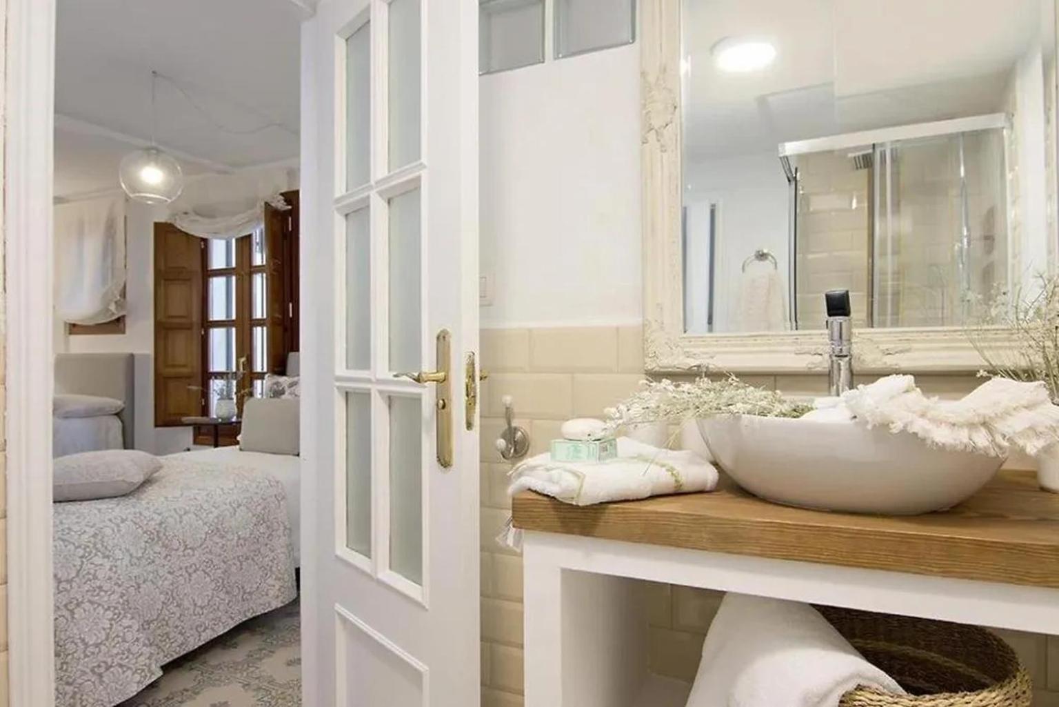Apartamentos La Tona Puerta Elvira Centro Ciudad Granada Eksteriør billede