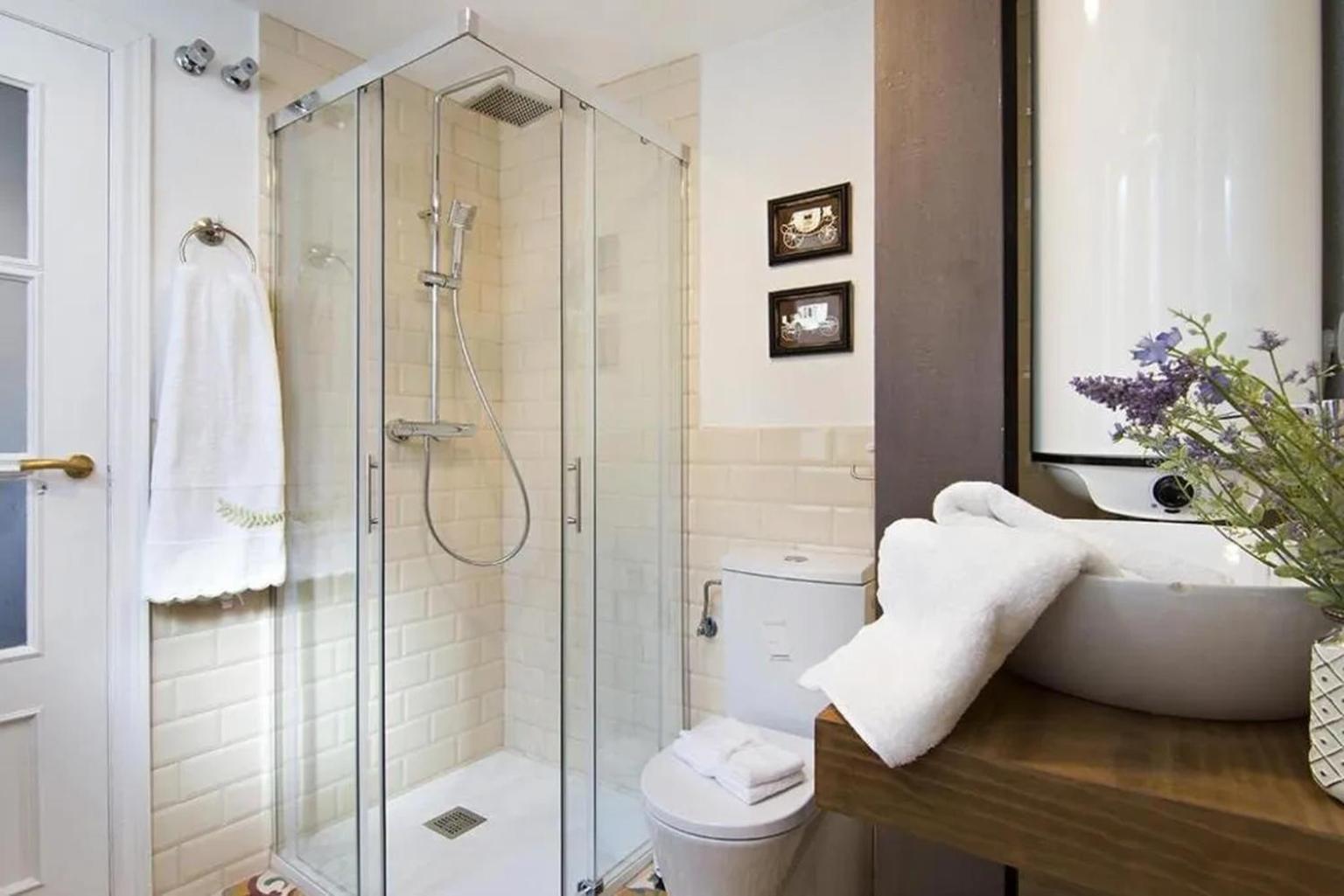 Apartamentos La Tona Puerta Elvira Centro Ciudad Granada Eksteriør billede