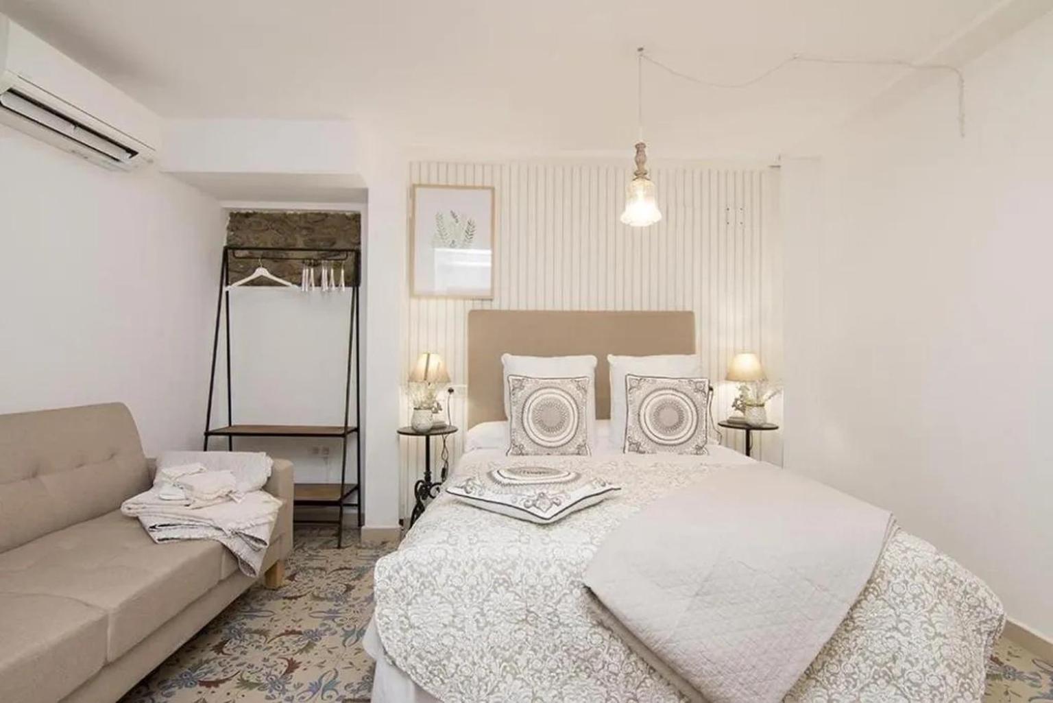 Apartamentos La Tona Puerta Elvira Centro Ciudad Granada Eksteriør billede