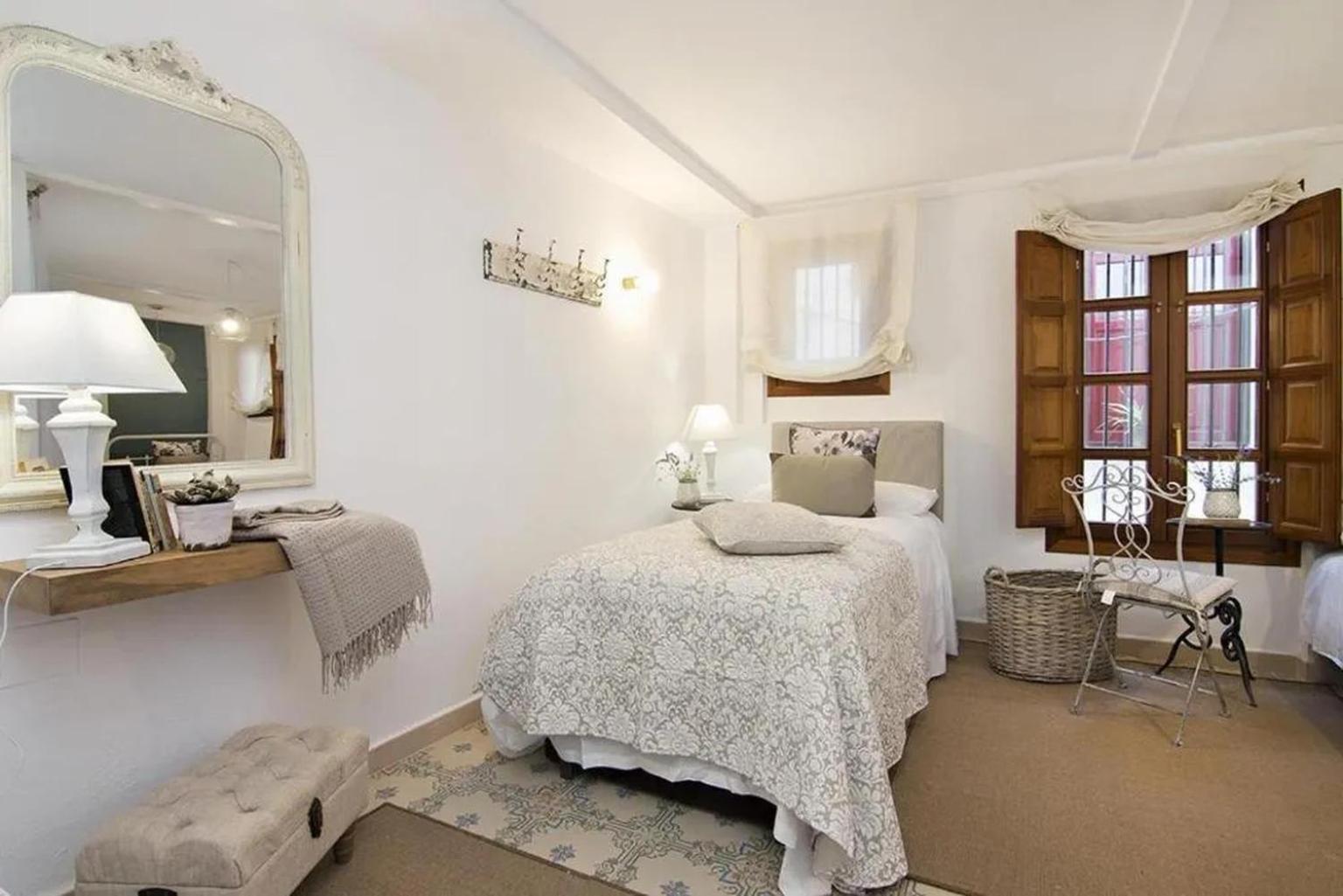 Apartamentos La Tona Puerta Elvira Centro Ciudad Granada Eksteriør billede